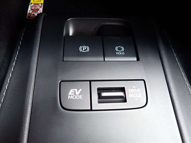 Used 2024 Toyota Venza LE AWD/4WD image 19