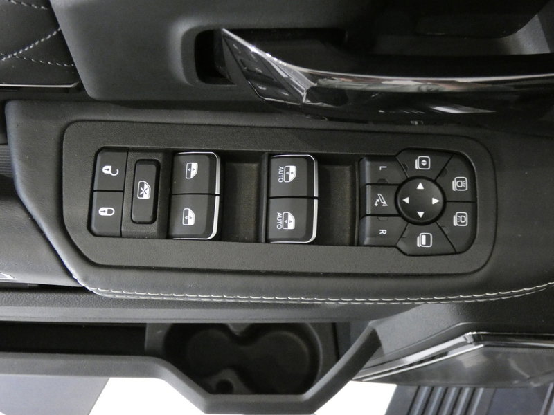 Used 2025 RAM 3500 Limited image 29