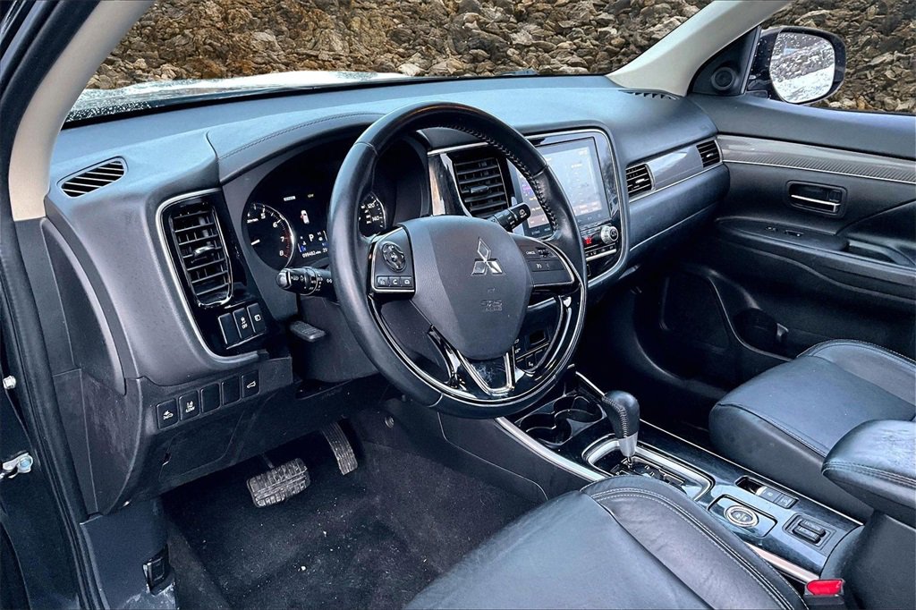 Used 2020 Mitsubishi Outlander SE image 12