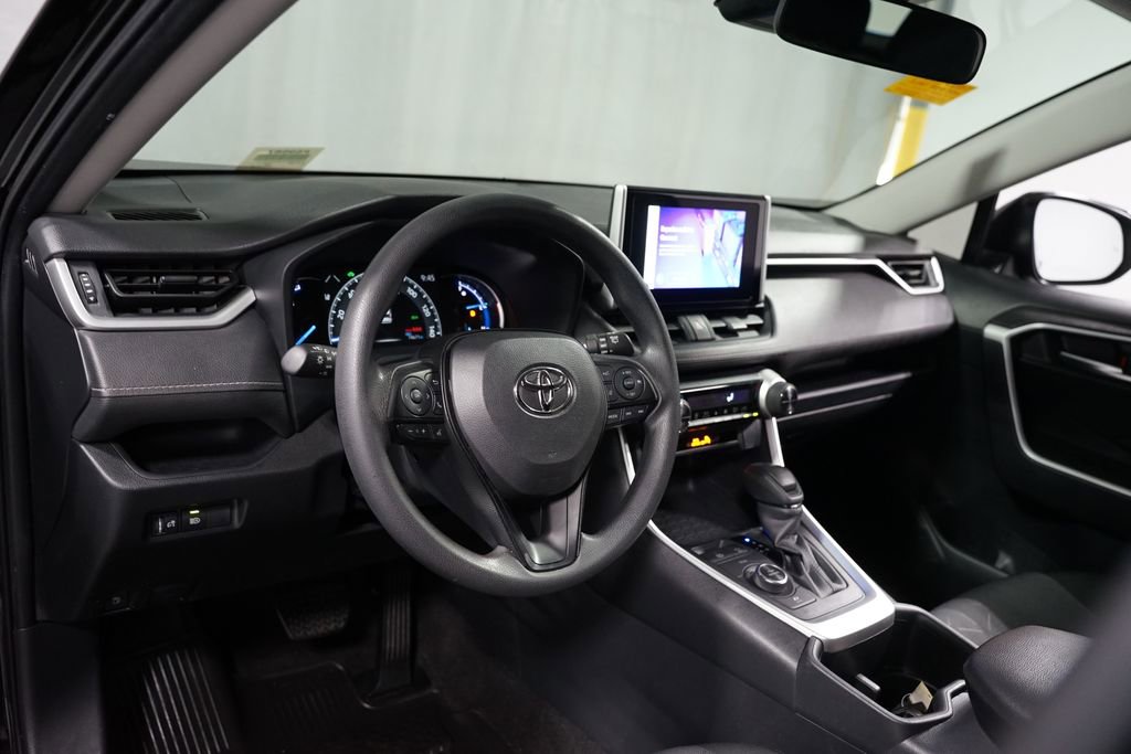 Used 2025 Toyota RAV4 XLE image 11