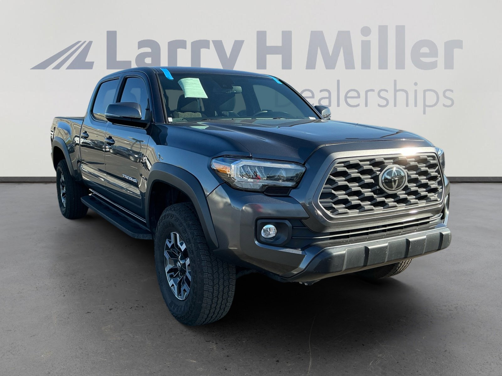 Used 2023 Toyota Tacoma TRD Off-Road image 7