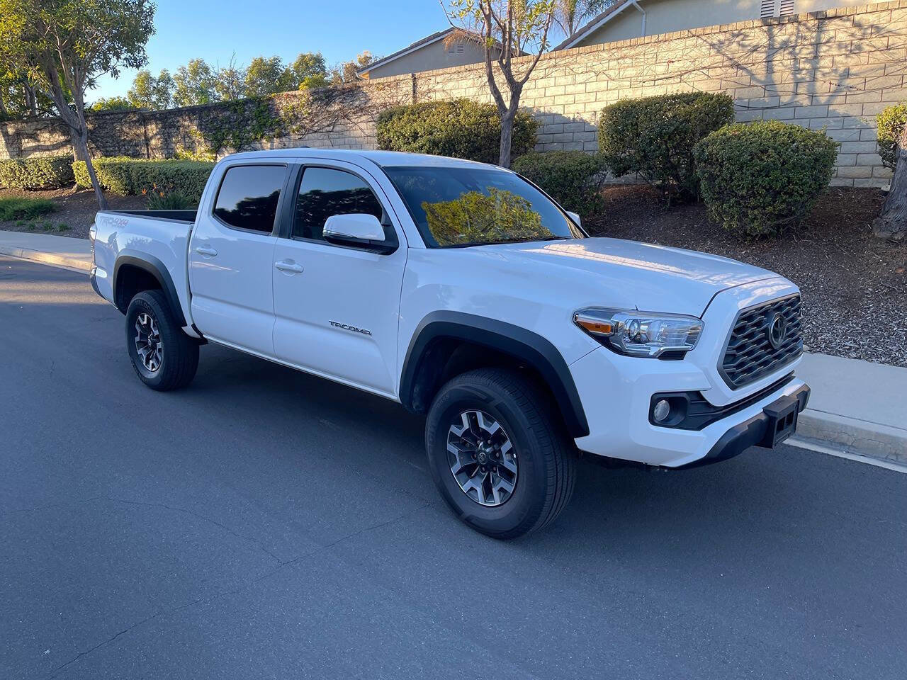 Used 2023 Toyota Tacoma TRD Off-Road image 2