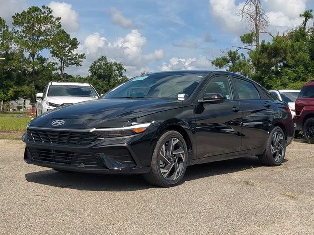 New 2025 Hyundai Elantra SEL FWD image 2