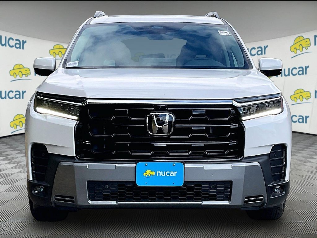 New 2026 Honda Pilot Touring image 3