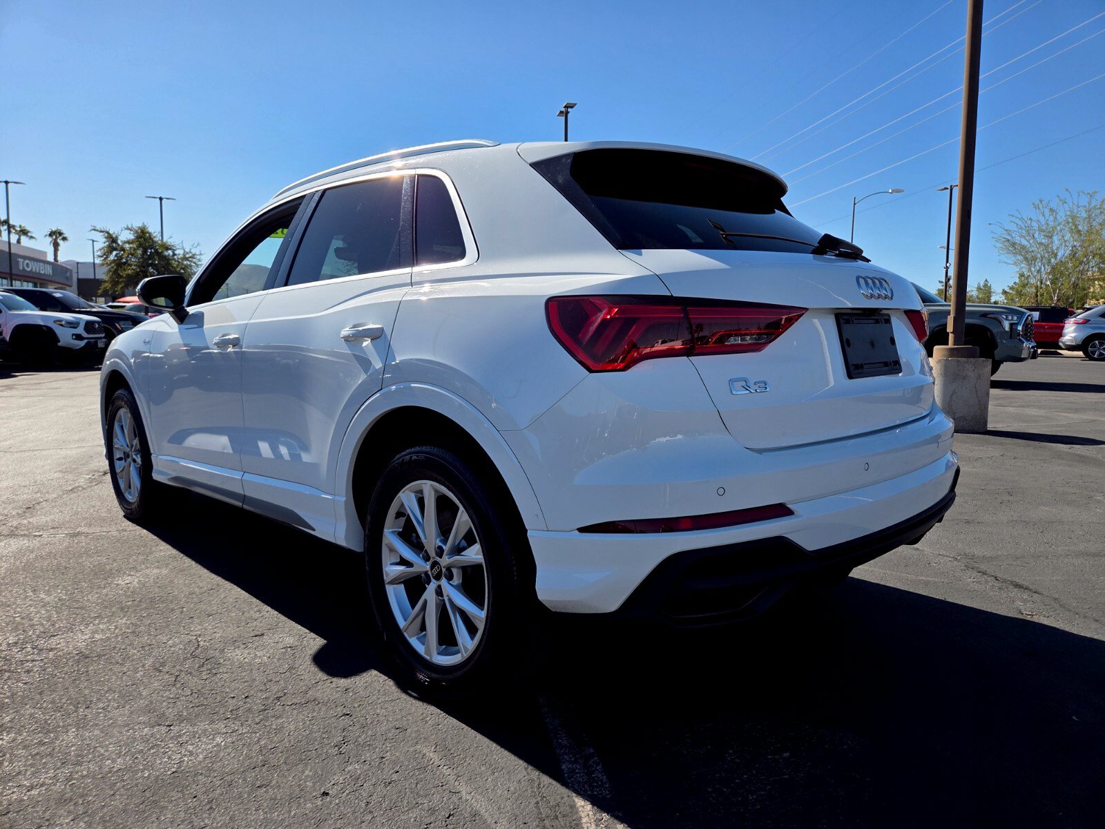 Used 2024 Audi Q3 2.0T Premium AWD/4WD image 4
