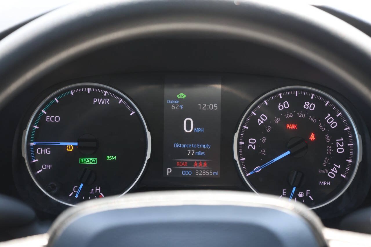 Used 2021 Toyota RAV4 LE AWD/4WD image 19