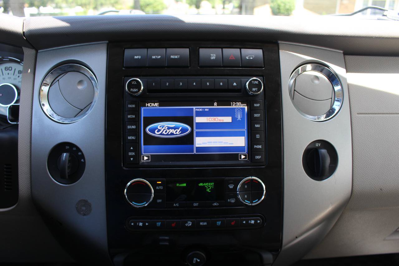 Used 2014 Ford Expedition Limited w/ Equipment Group 301A AWD/4WD image 24