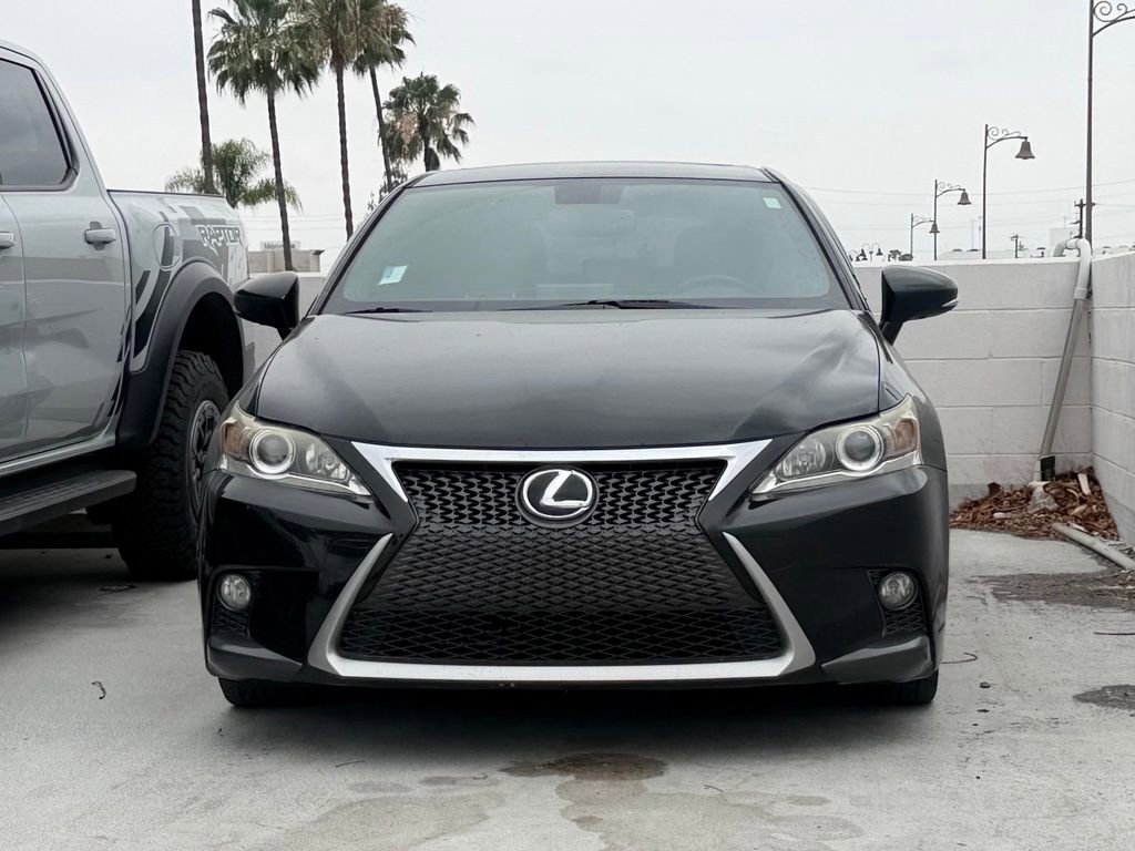 Used 2014 Lexus CT 200h w/ F Sport w/Nuluxe Interior FWD image 2