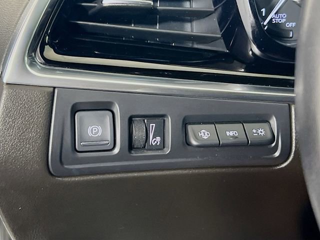 Used 2022 Cadillac XT6 Premium Luxury w/ Technology Package image 12