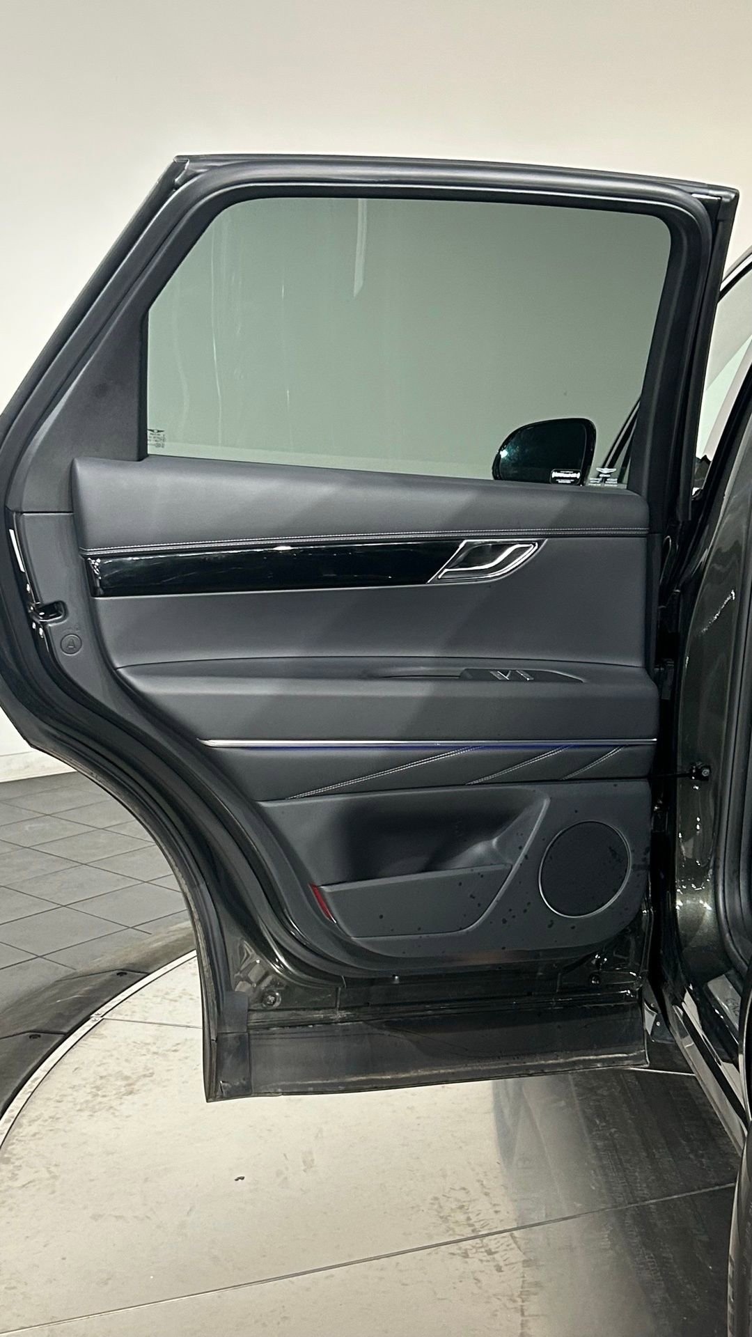 Used 2025 Genesis GV80 2.5T Standard image 43