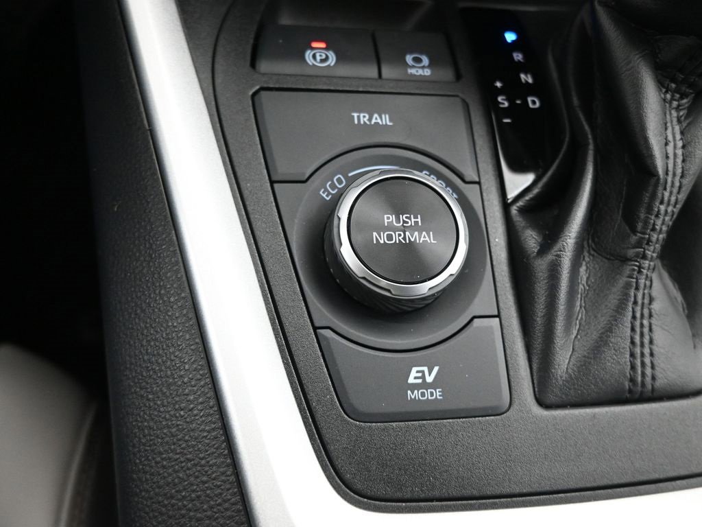 Used 2023 Toyota RAV4 XLE Premium image 22