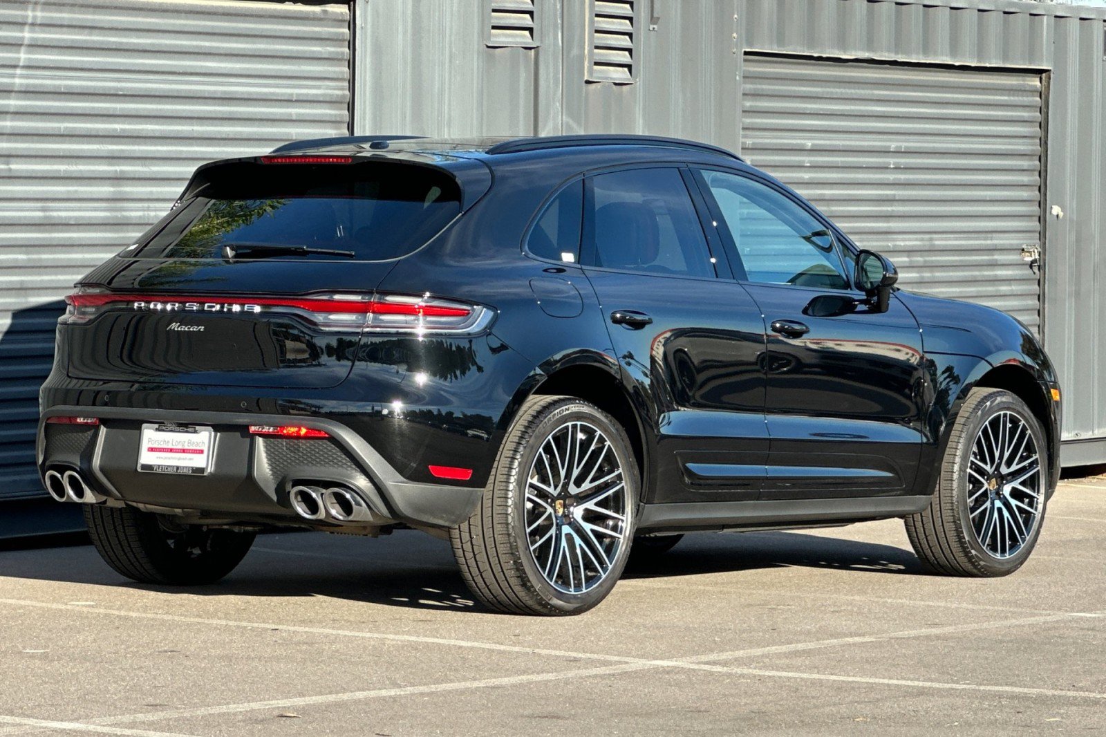 Used 2025 Porsche Macan image 8
