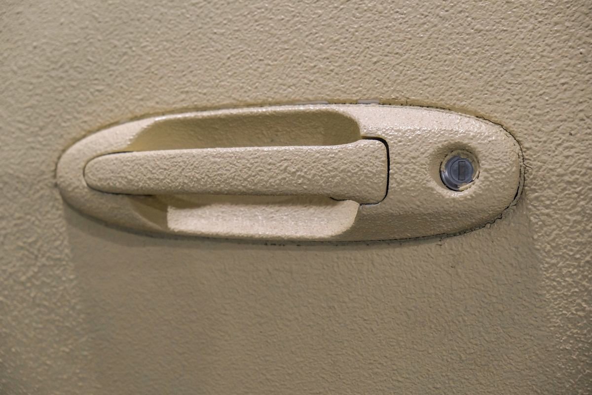 Used 2004 Toyota Sequoia SR5 image 40