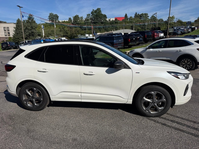 Certified 2024 Ford Escape ST-Line w/ Tech Pack #1 AWD/4WD image 9