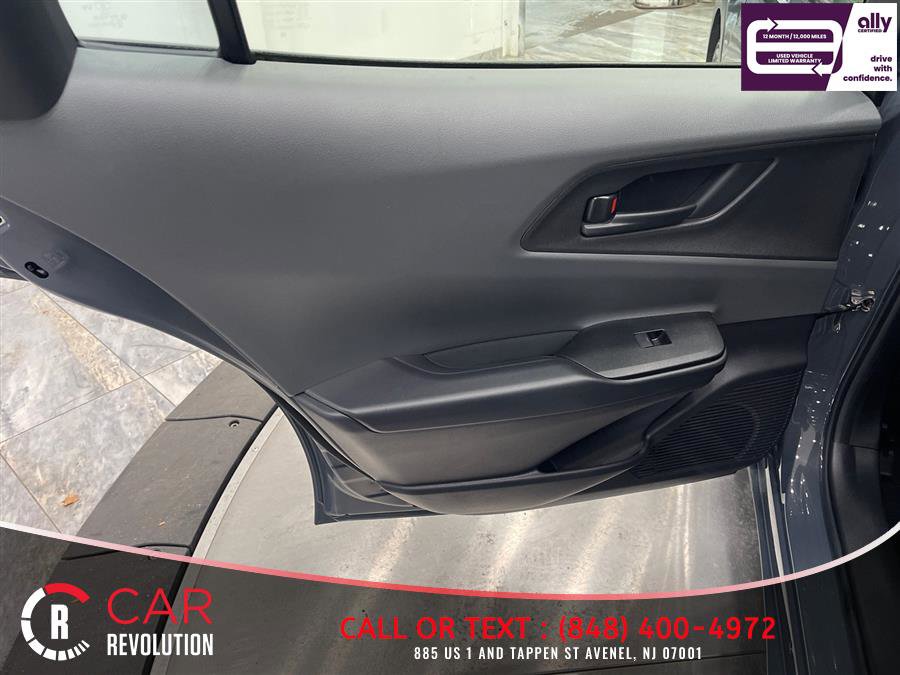 Used 2023 Toyota Prius LE FWD image 39