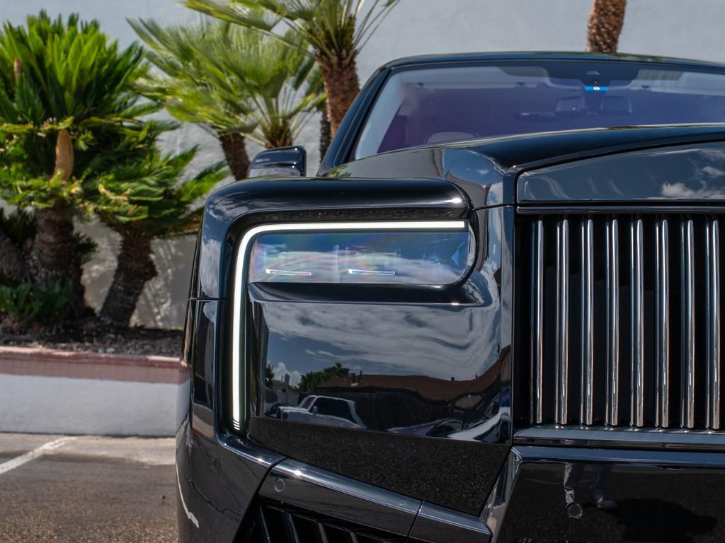 Used 2025 Rolls-Royce Cullinan Black Badge AWD/4WD image 41