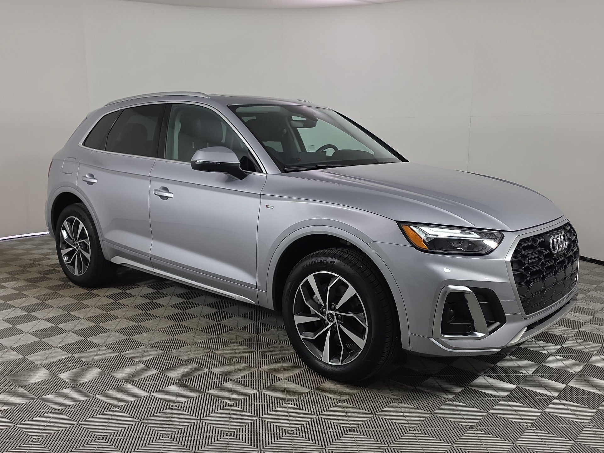 Used 2024 Audi Q5 2.0T Premium Plus w/ Premium Plus Package