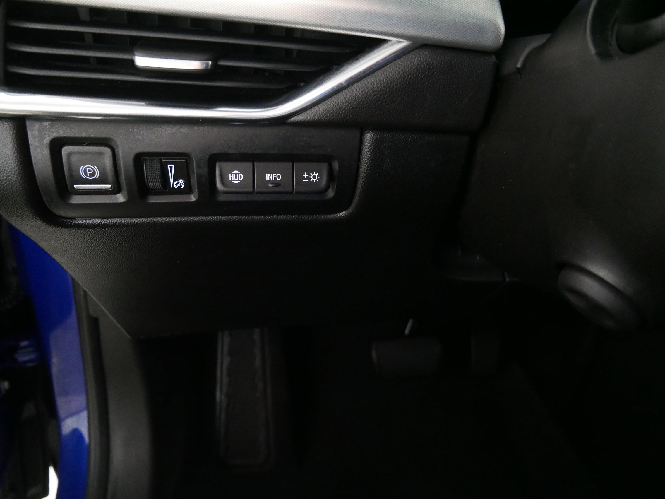 Used 2021 Cadillac XT4 Premium Luxury image 26
