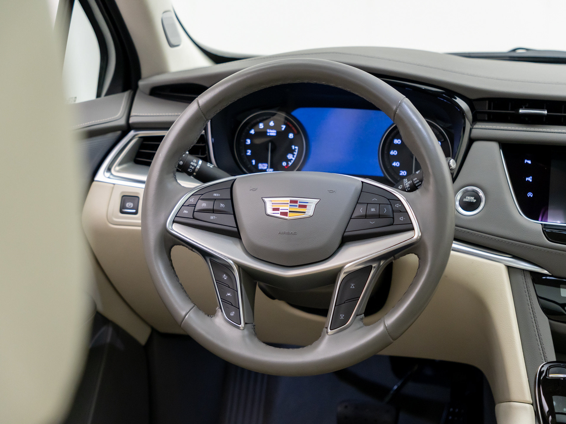 Used 2024 Cadillac XT5 Premium Luxury w/ Technology Package AWD/4WD image 12
