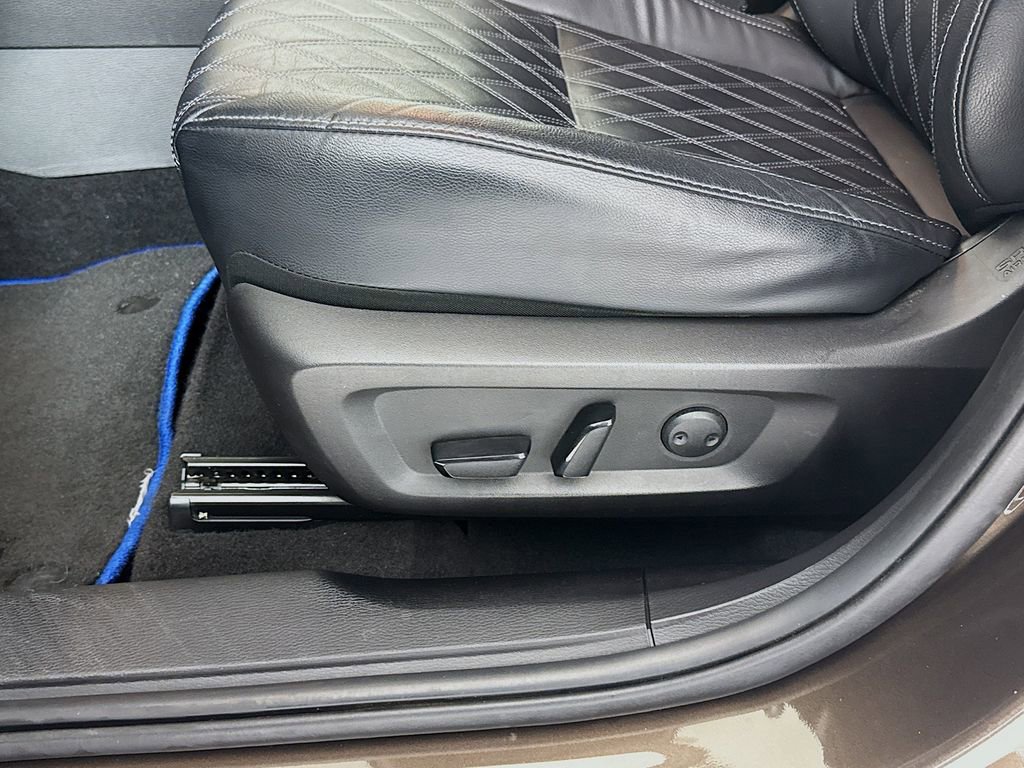 Used 2023 Mitsubishi Outlander SEL image 17