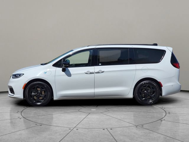 Certified 2024 Chrysler Pacifica Premium FWD image 9