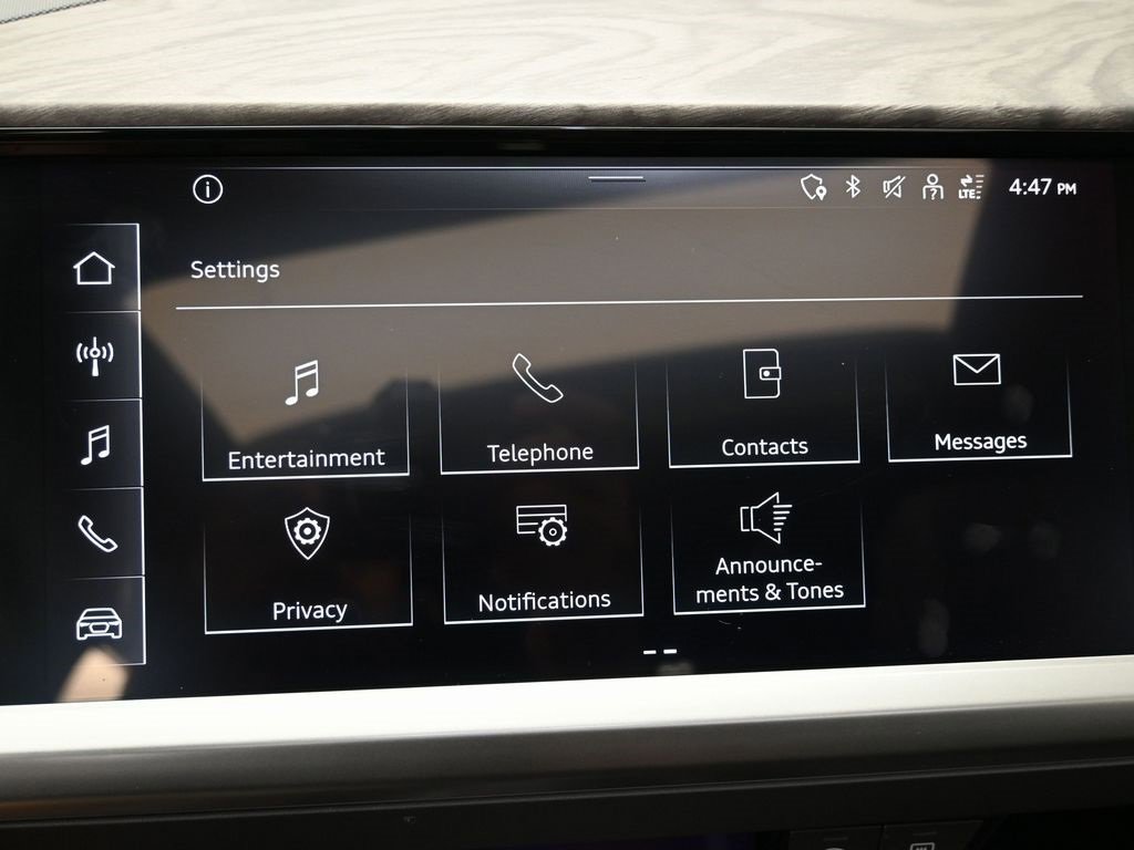 Used 2024 Audi Q4 e-tron Premium w/ Convenience Package image 25