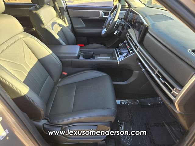 Used 2025 Hyundai Santa Fe SEL AWD/4WD image 16