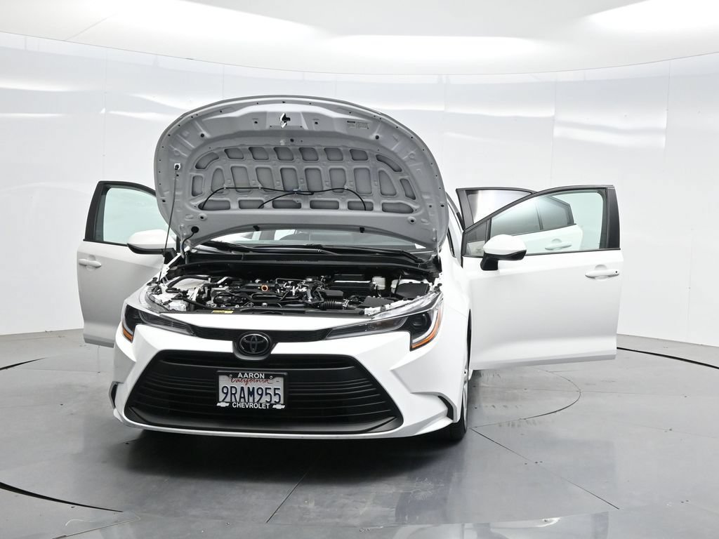 Used 2025 Toyota Corolla LE FWD image 47