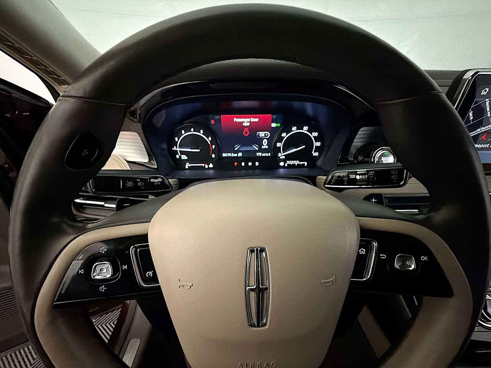 Used 2020 Lincoln Corsair AWD w/ Premium Package image 13