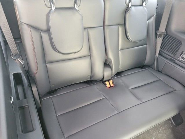 New 2026 Ford Explorer ST-Line w/ ST-Line Street Pack image 12