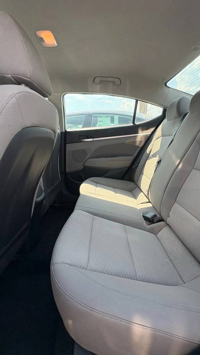 Used 2019 Hyundai Elantra SEL FWD image 2