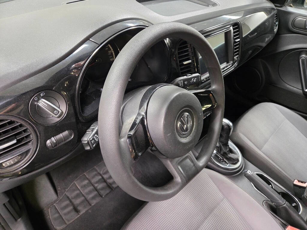 Used 2013 Volkswagen Beetle 2.5 image 30