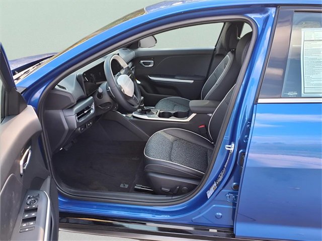 New 2025 Kia K4 GT-Line image 21