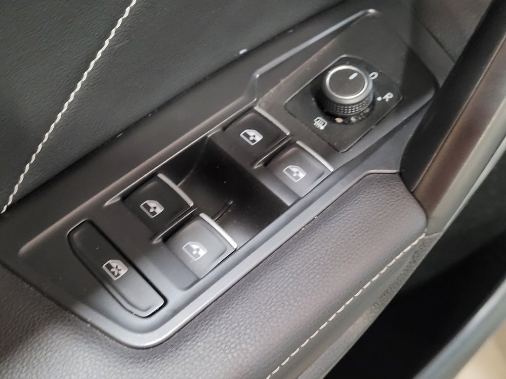 Used 2022 Volkswagen Tiguan SE image 27