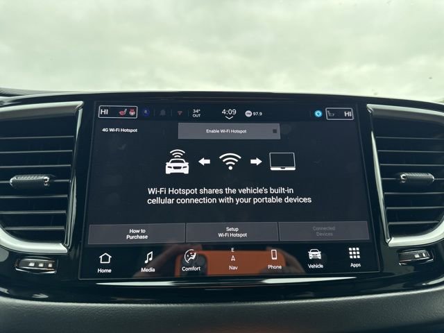 Used 2025 Chrysler Pacifica Limited image 35