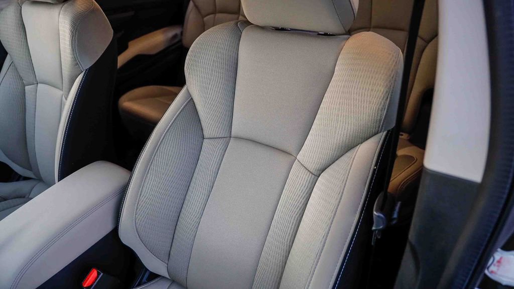 Used 2025 Subaru Ascent Premium image 30