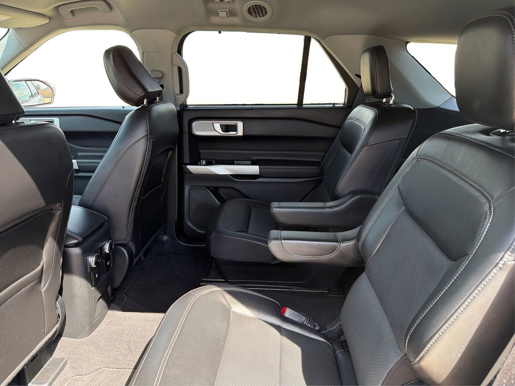 Used 2022 Ford Explorer Limited w/ Equipment Group 301A image 11