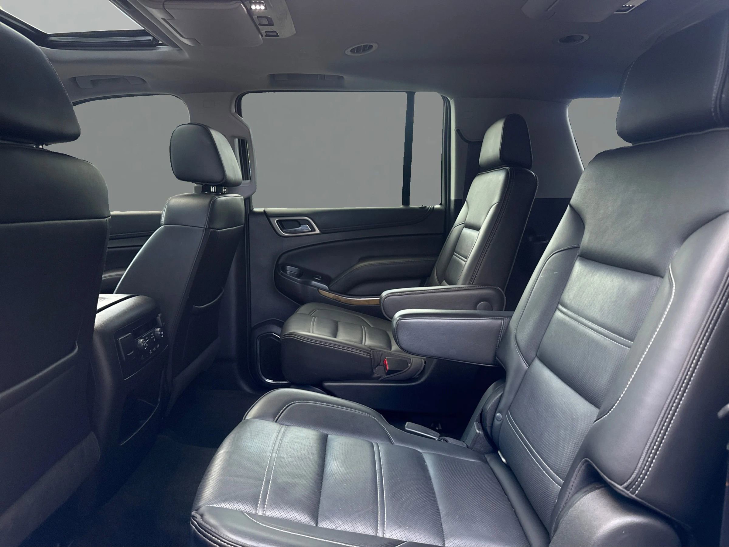 Used 2017 GMC Yukon XL Denali w/ Open Road Package RWD image 10