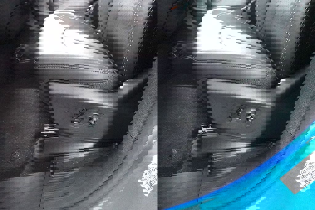 New 2026 Chrysler Pacifica Select w/ S Appearance Package image 12