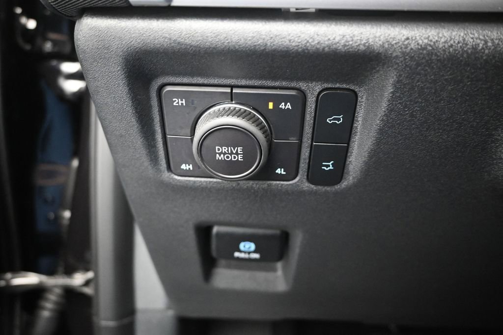 Certified 2025 Ford Expedition Active AWD/4WD image 13