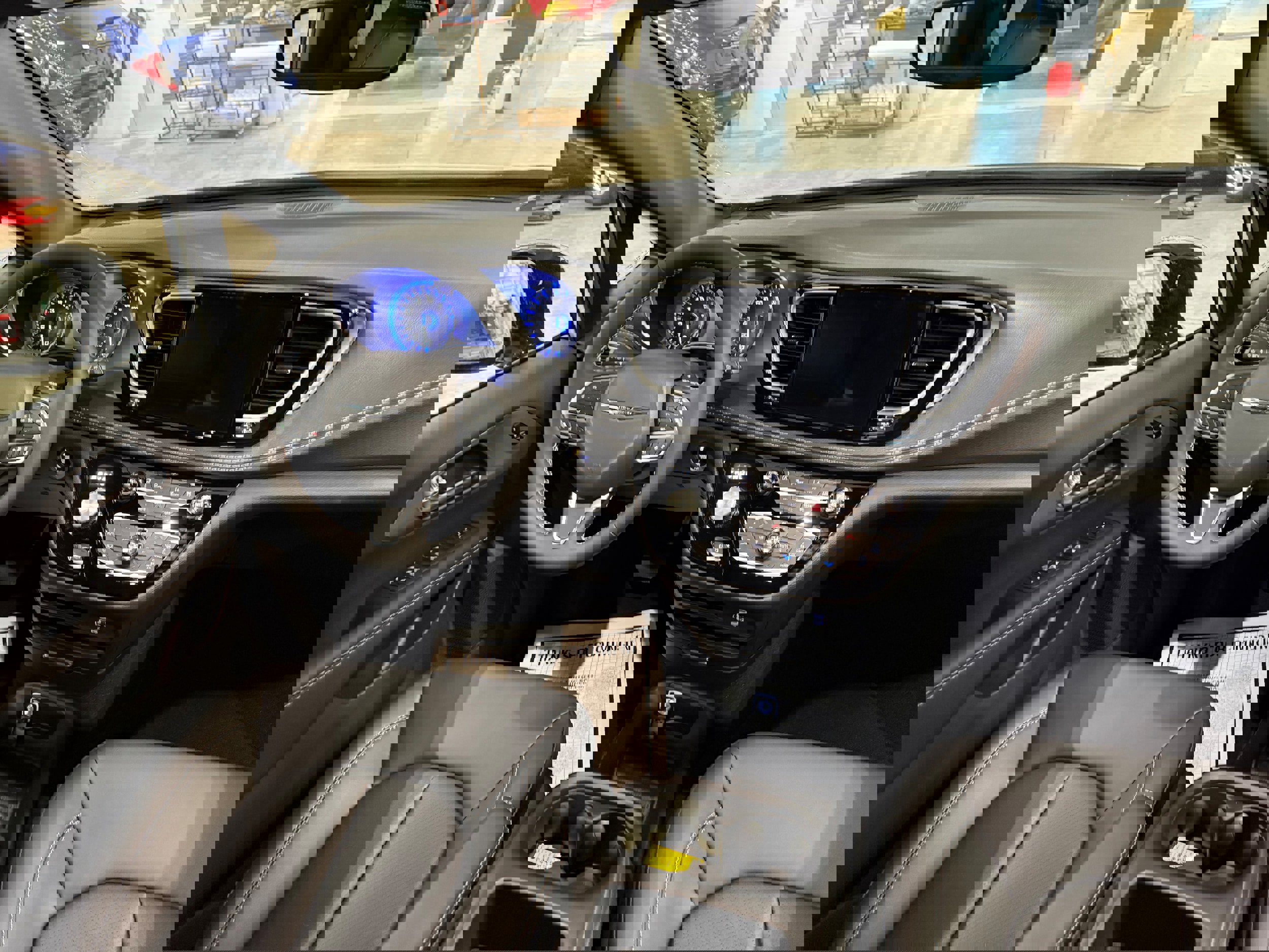 New 2026 Chrysler Pacifica Select image 14
