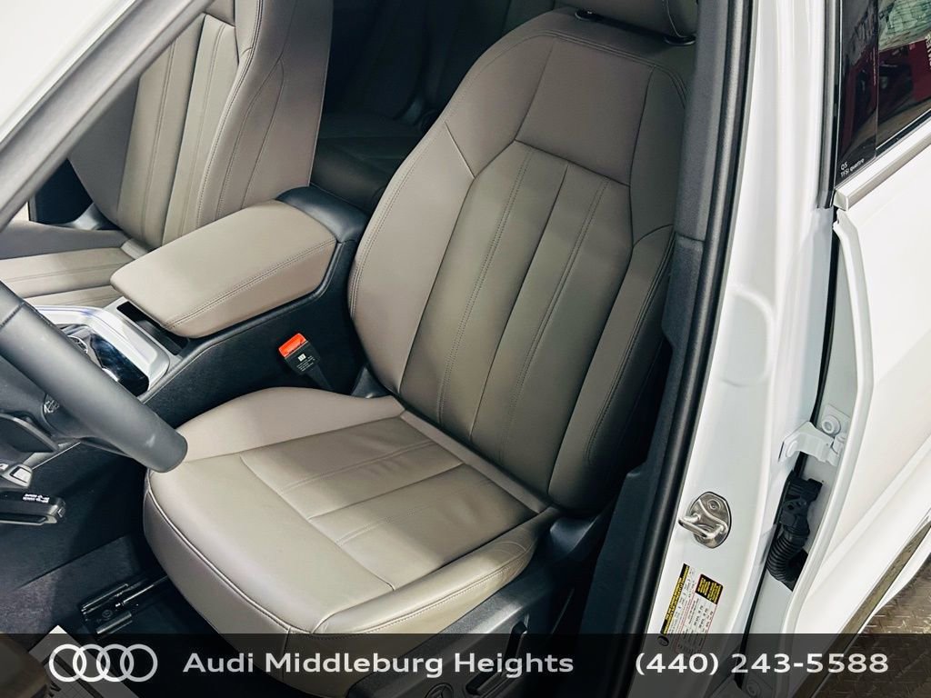 Certified 2025 Audi Q5 Premium w/ Convenience Package image 25