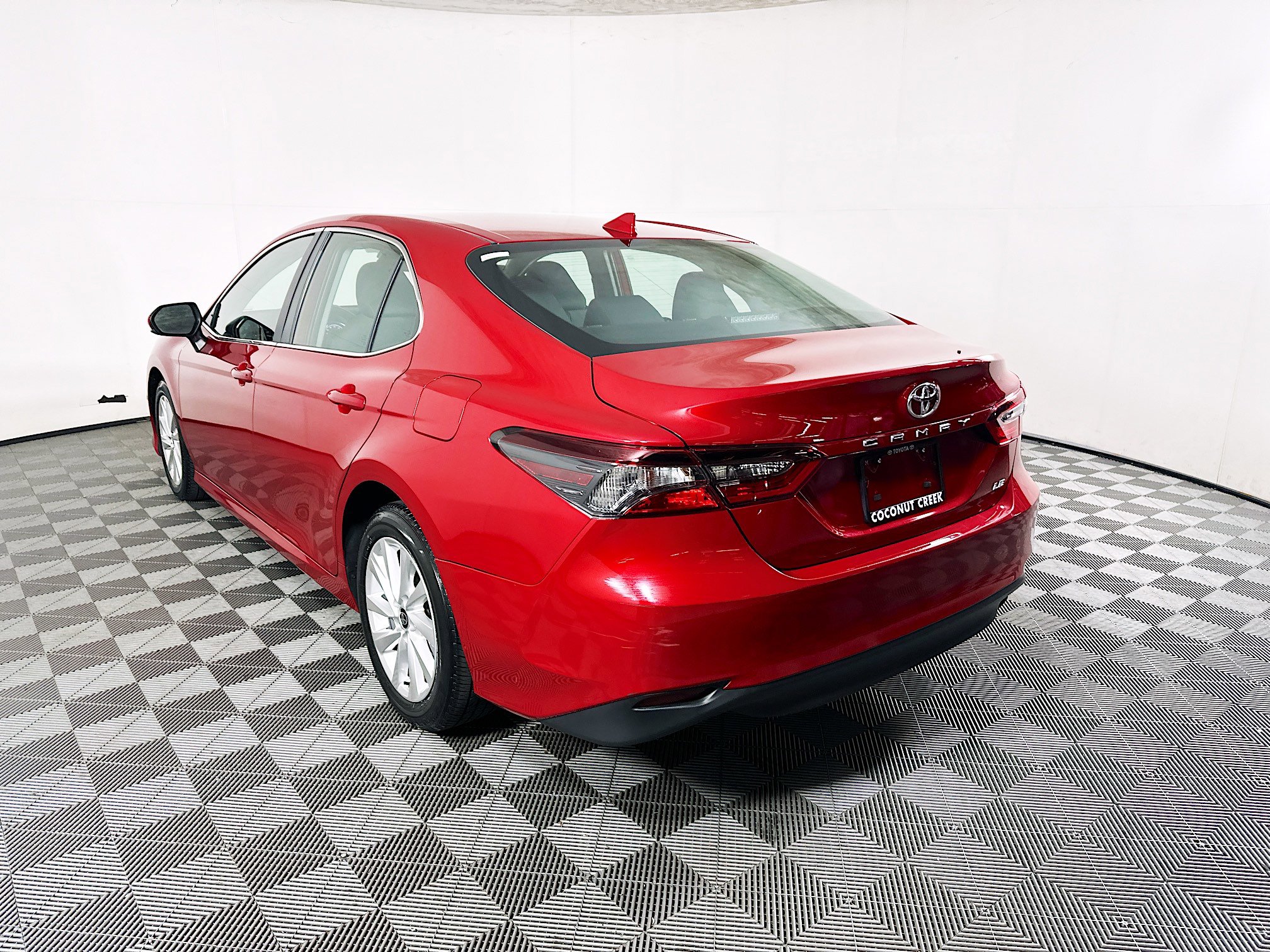 Used 2024 Toyota Camry LE FWD image 5