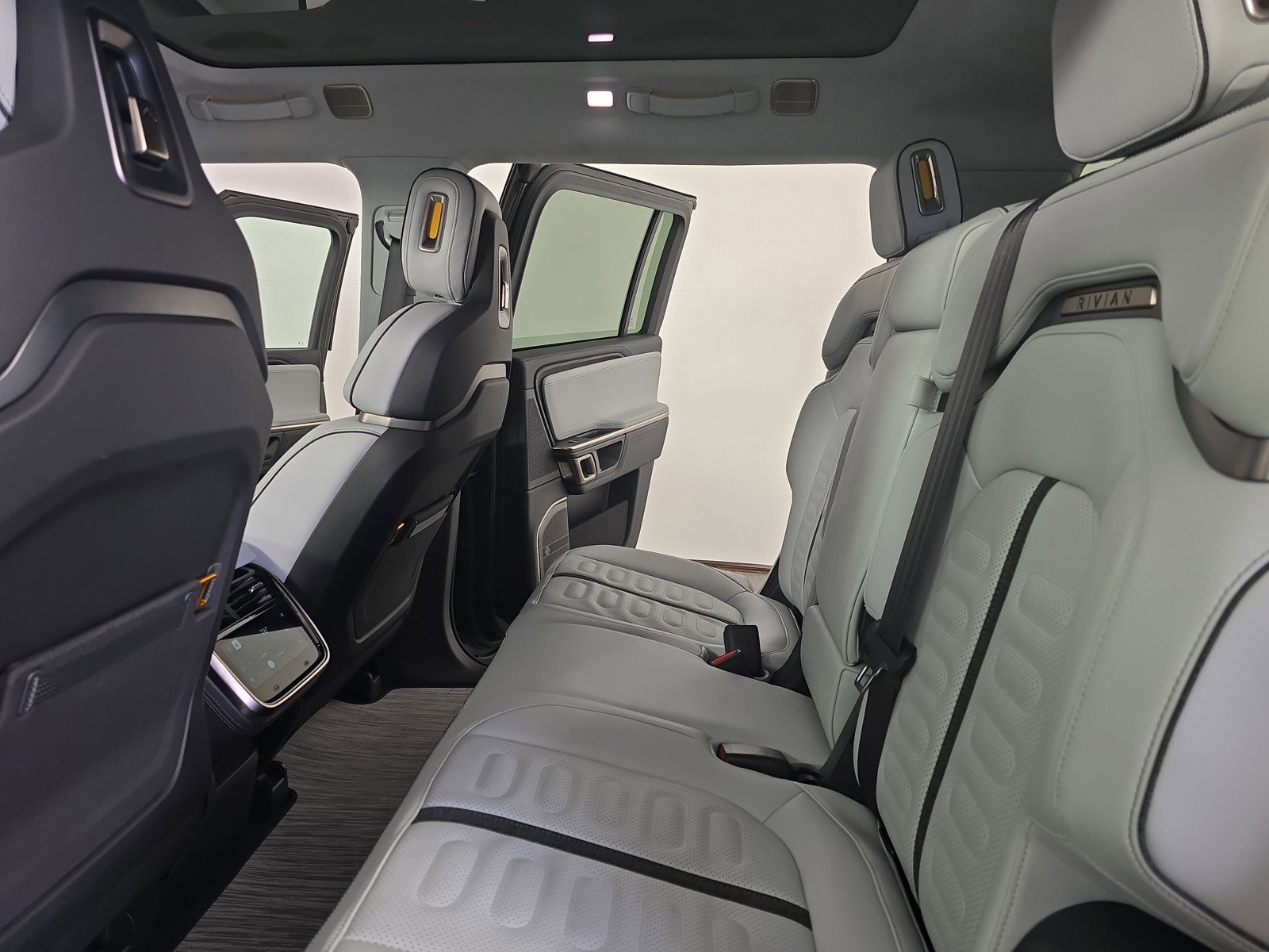 Used 2023 Rivian R1S Adventure AWD/4WD image 21