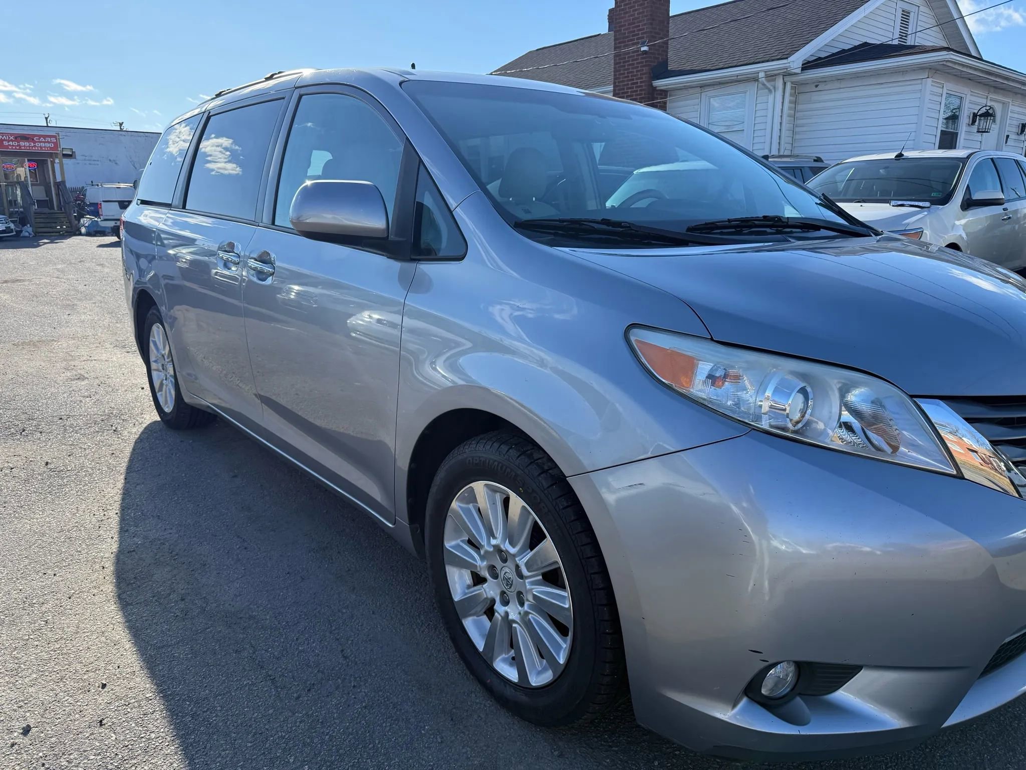 Used 2012 Toyota Sienna Limited image 5