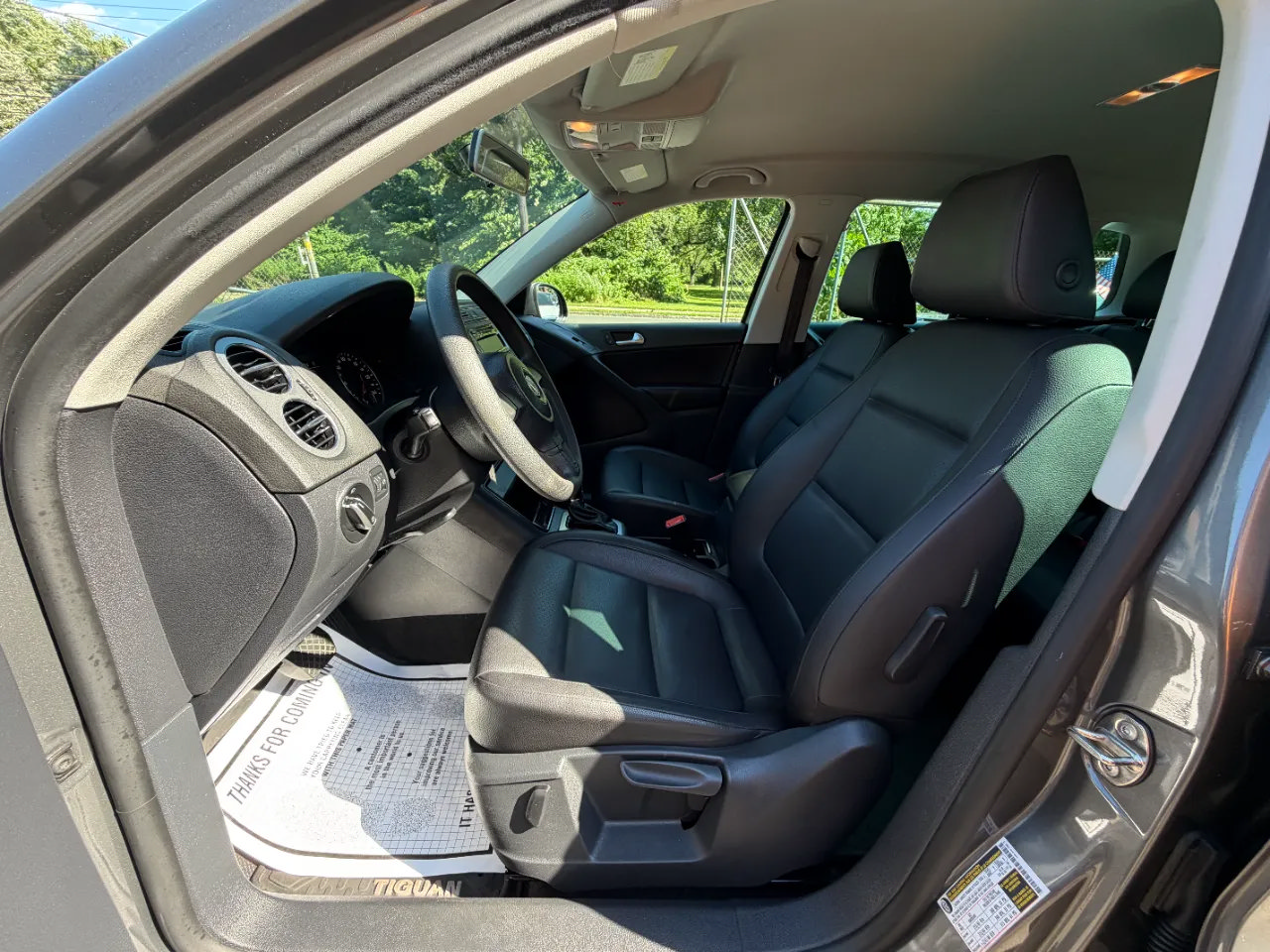 Used 2012 Volkswagen Tiguan LE FWD image 18