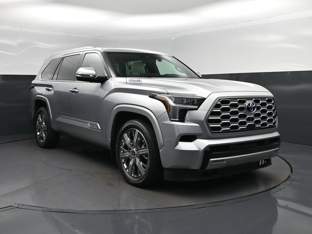 Used 2023 Toyota Sequoia Capstone AWD/4WD image 9