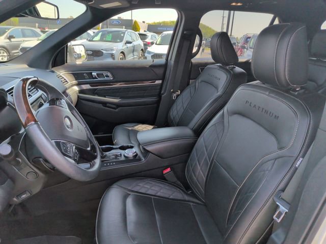 Used 2018 Ford Explorer Platinum AWD/4WD image 4