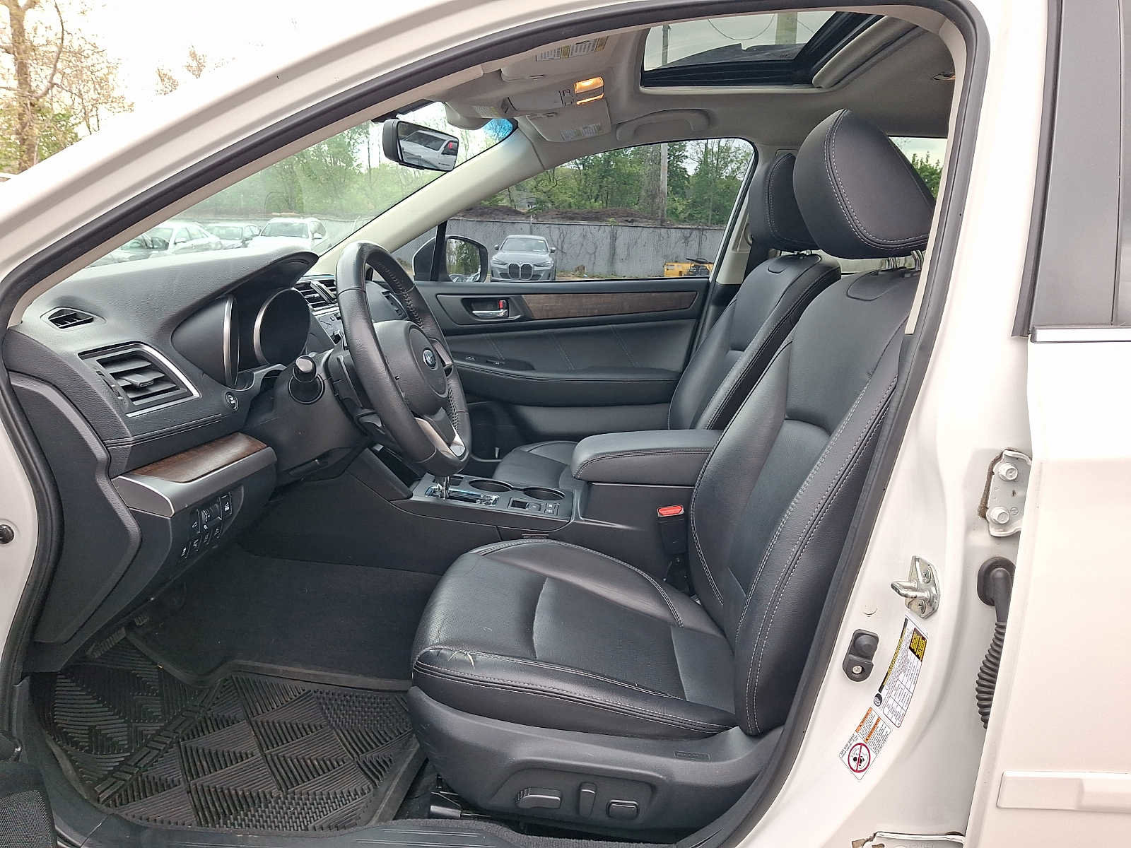 Used 2018 Subaru Outback 3.6R Limited AWD/4WD image 14