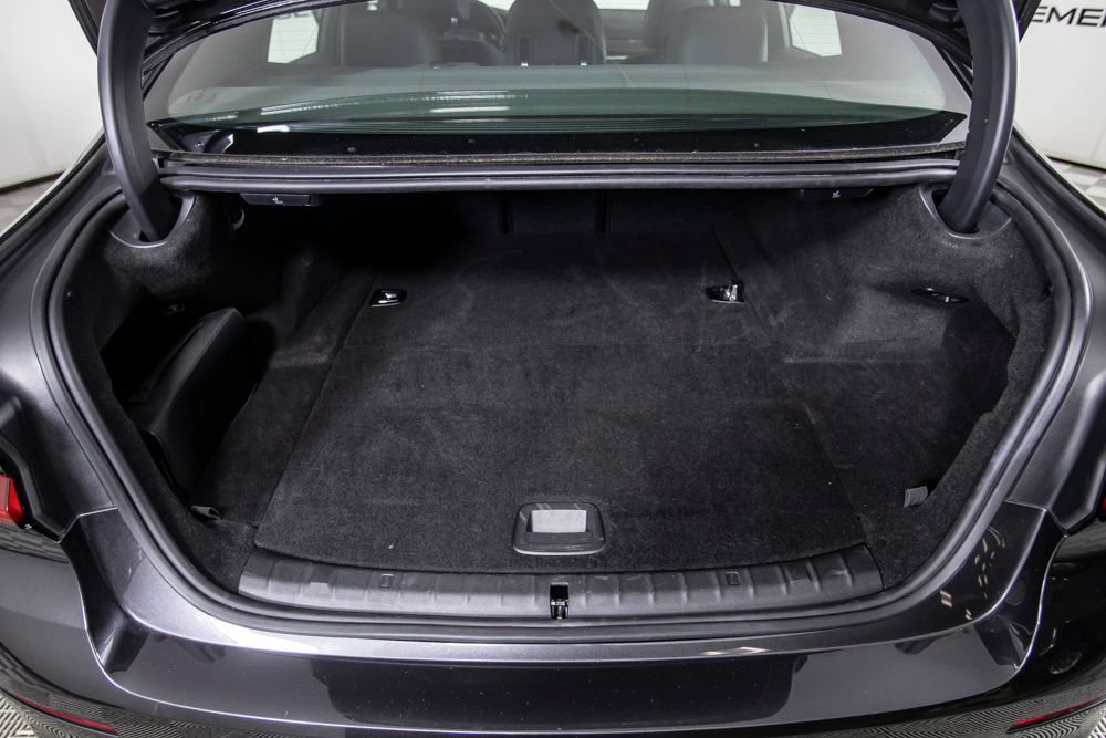 Used 2023 BMW 530e w/ Convenience Package RWD image 8